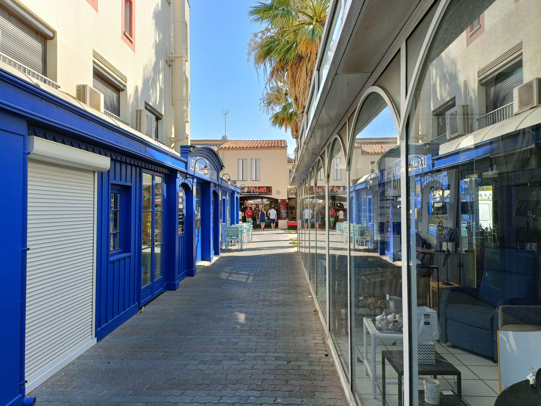 Agence Immobilière Commerciale équipe à Saint-Ouen-sur-Seine